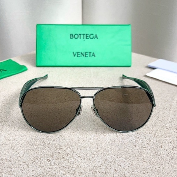 Bottega Veneta BV1305S Silver/Grey  64-13-135 Sunglasses - Picture 2 of 3